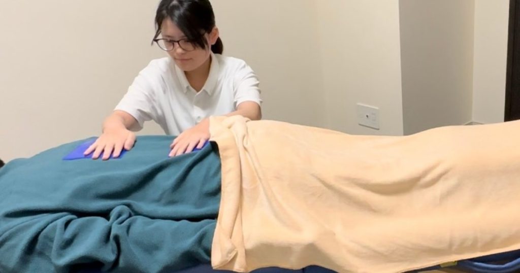 刈谷市での施術風景画像。